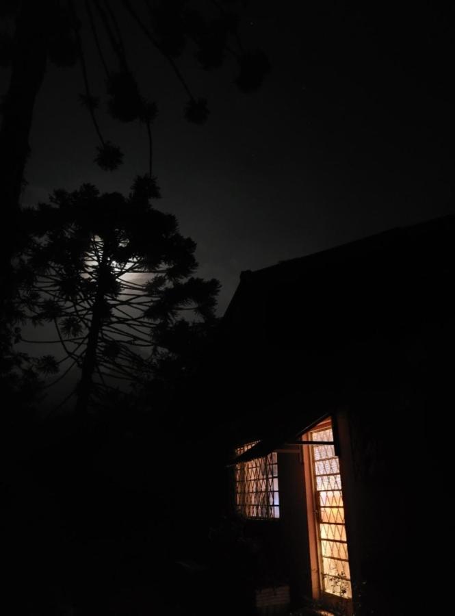 Casa Em Campos Do Jordao - 3 Quartos, Com Churrasqueira Exterior photo